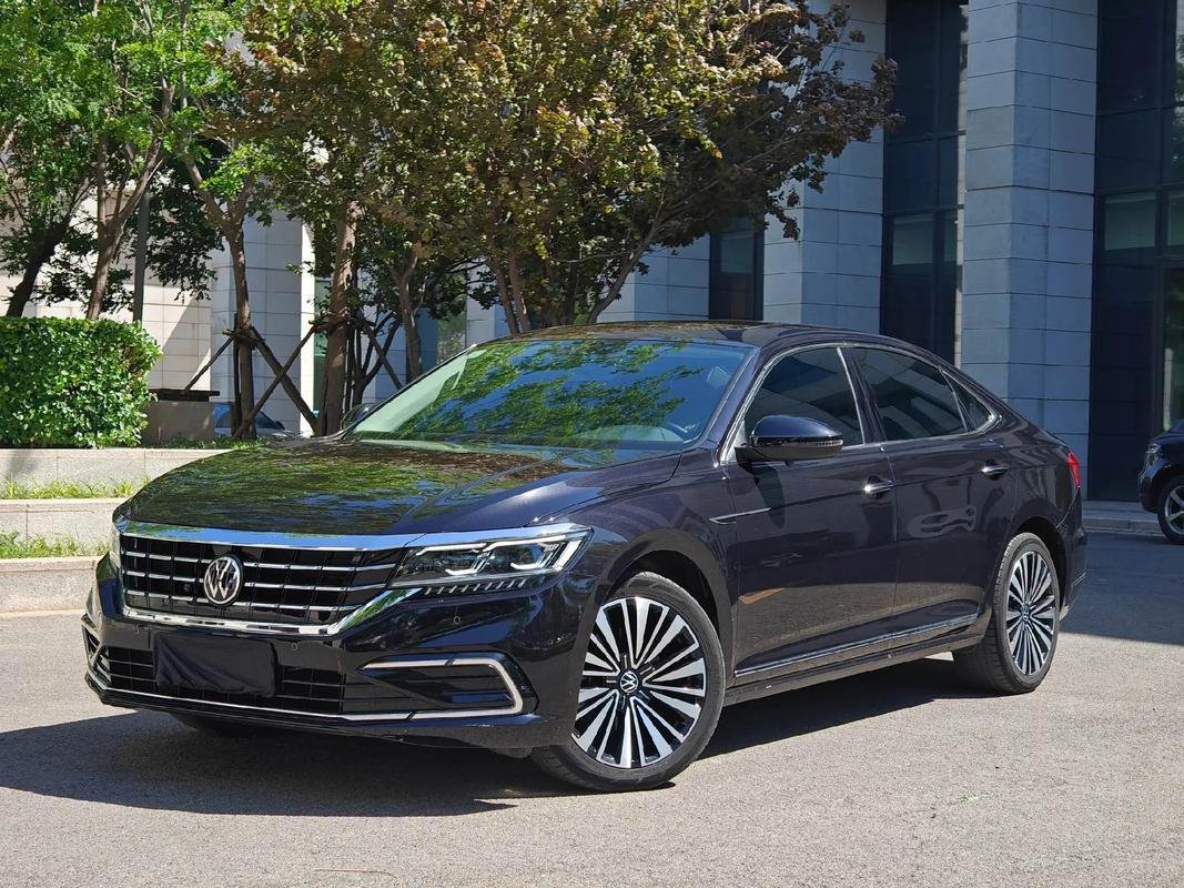 Five-seats Sedan exterior